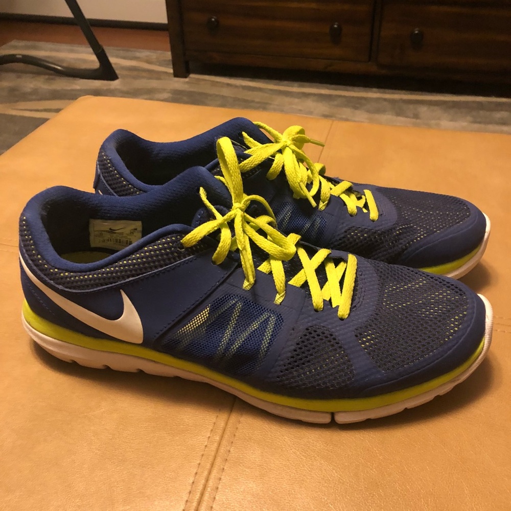 Men’s Nike sneakers